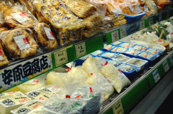 豆腐や油揚げなどの大豆加工品